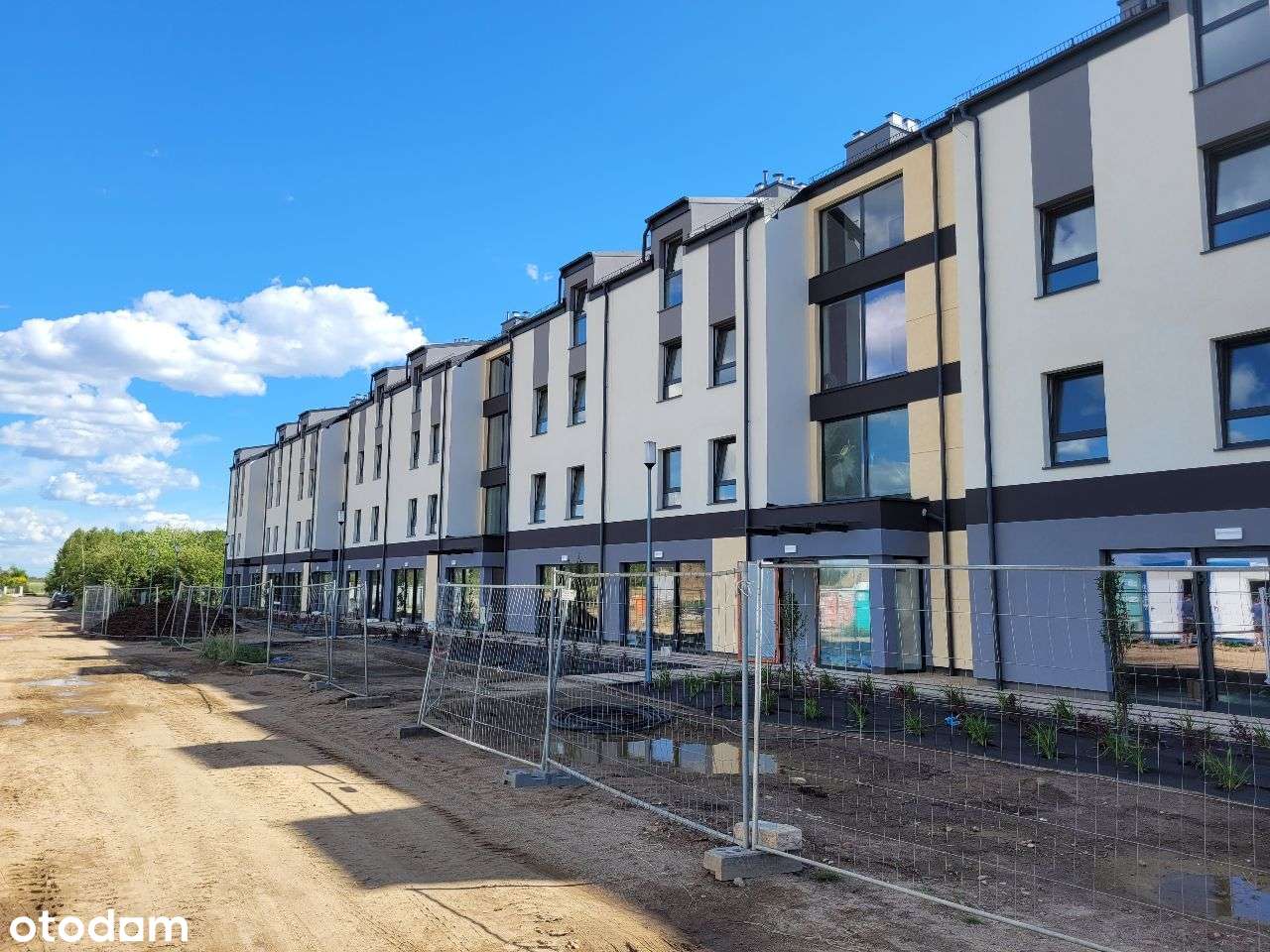 Nowoczesny lokal 28m² z parkingiem idealny na biuro lub małe usługi-13