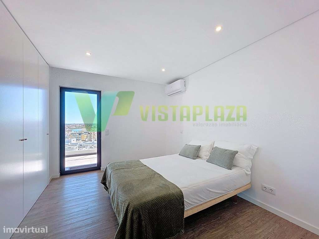 Apartamento Duplex com Terraço e Vista Panorâmica, piscina e garage...-19