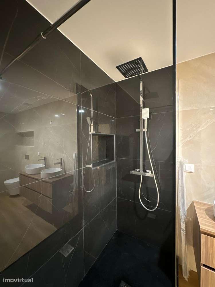 Apartamento T2 totalmente renovado, vista mar-25