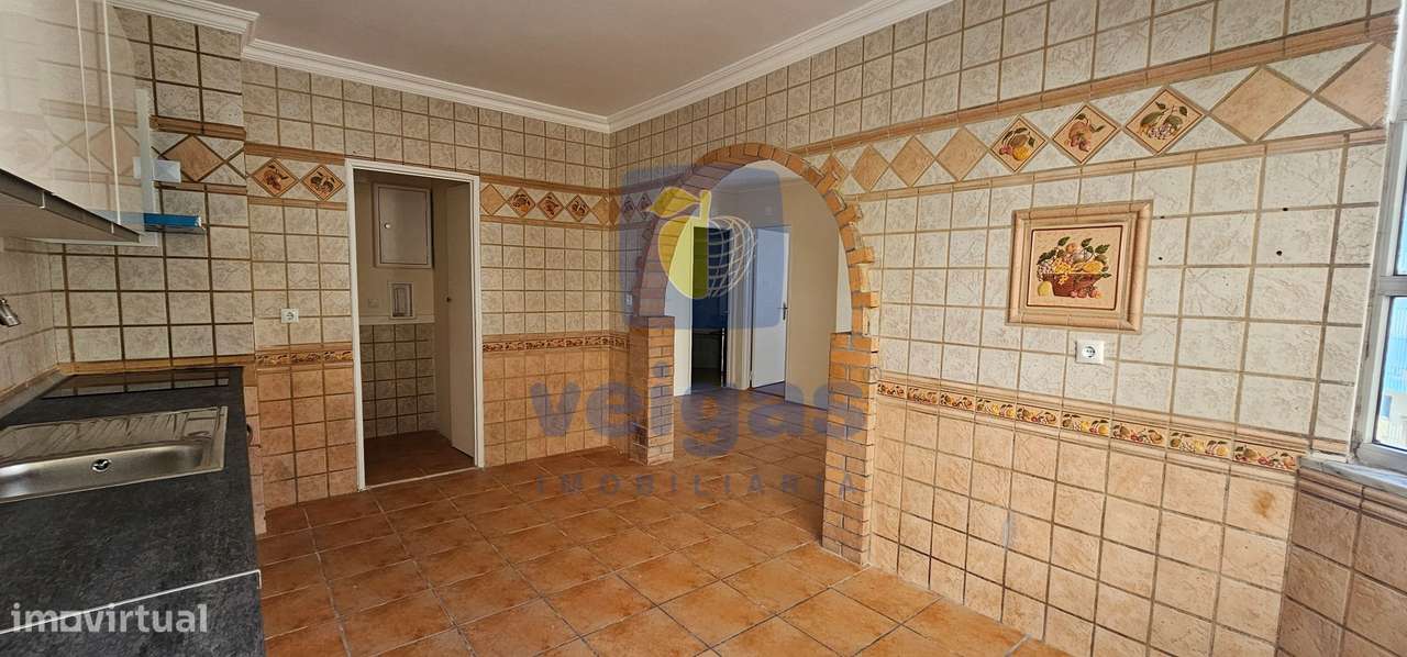 Apartamento T2 transf. em T3 Tapada das Mercês-1