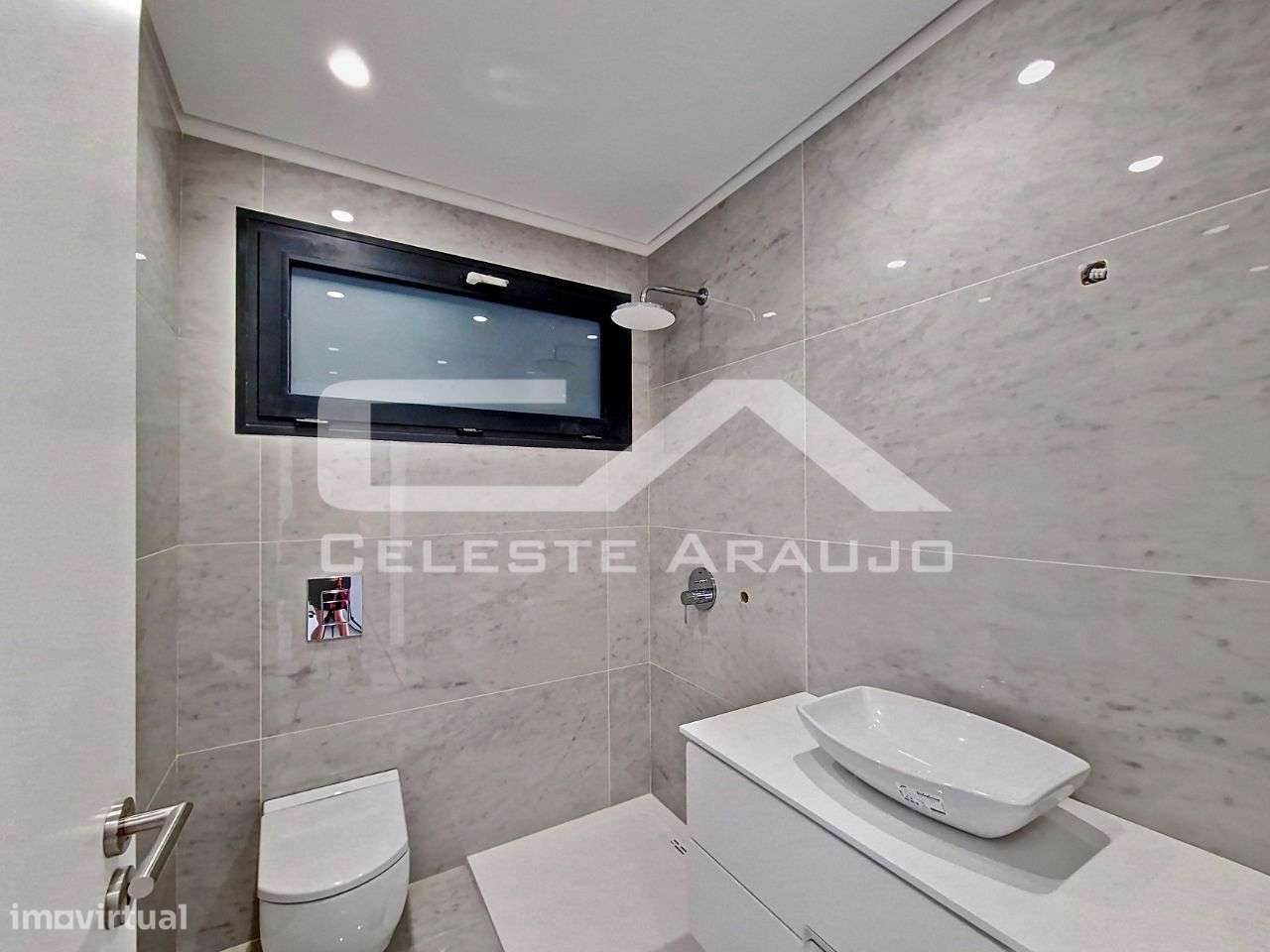 Moradia T3+1 Nova em Espinho-13