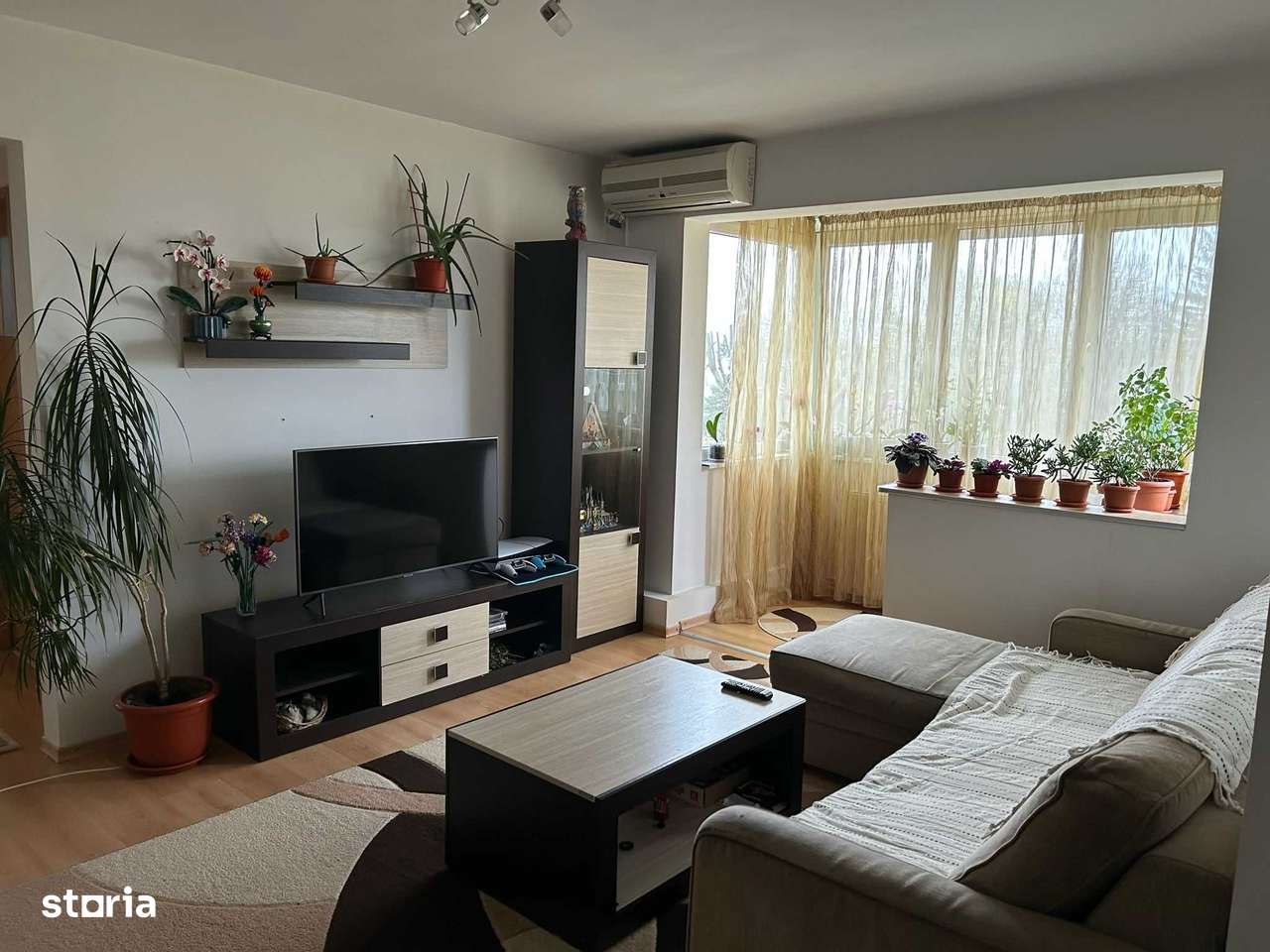 Apartament renovat cu 2 camere, in Astra, Brasov - Imagine principală: 1/8