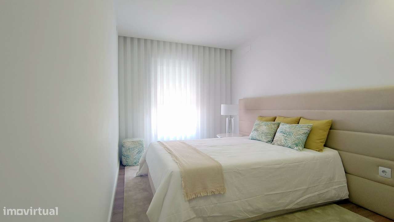 Último T3 de Último Piso, Garagem p/ 2 carros e Varanda | São João Ver-19