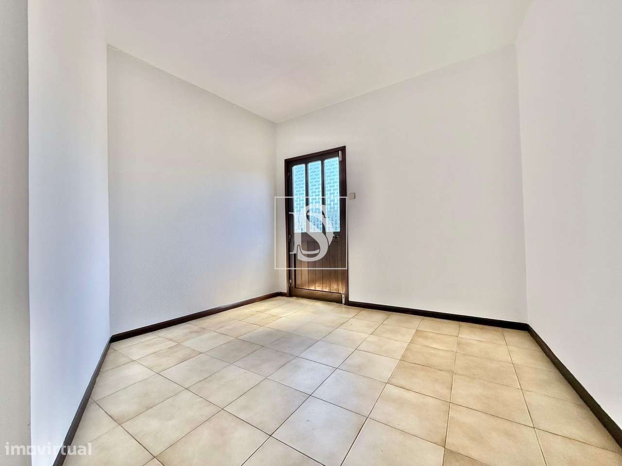 Moradia Multifamiliar - Oportunidade Única de Negócio-10