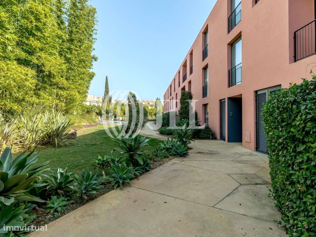 Apartamento T1, com estacionamento e varandas, Algarve-18