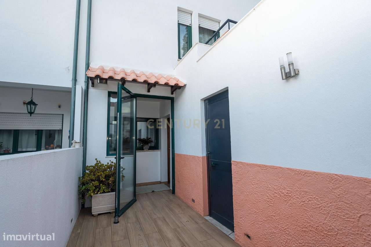 Moradia com Terraço  e vista para a Praia Fluvial do Rosário - Grande imagem: 4/33