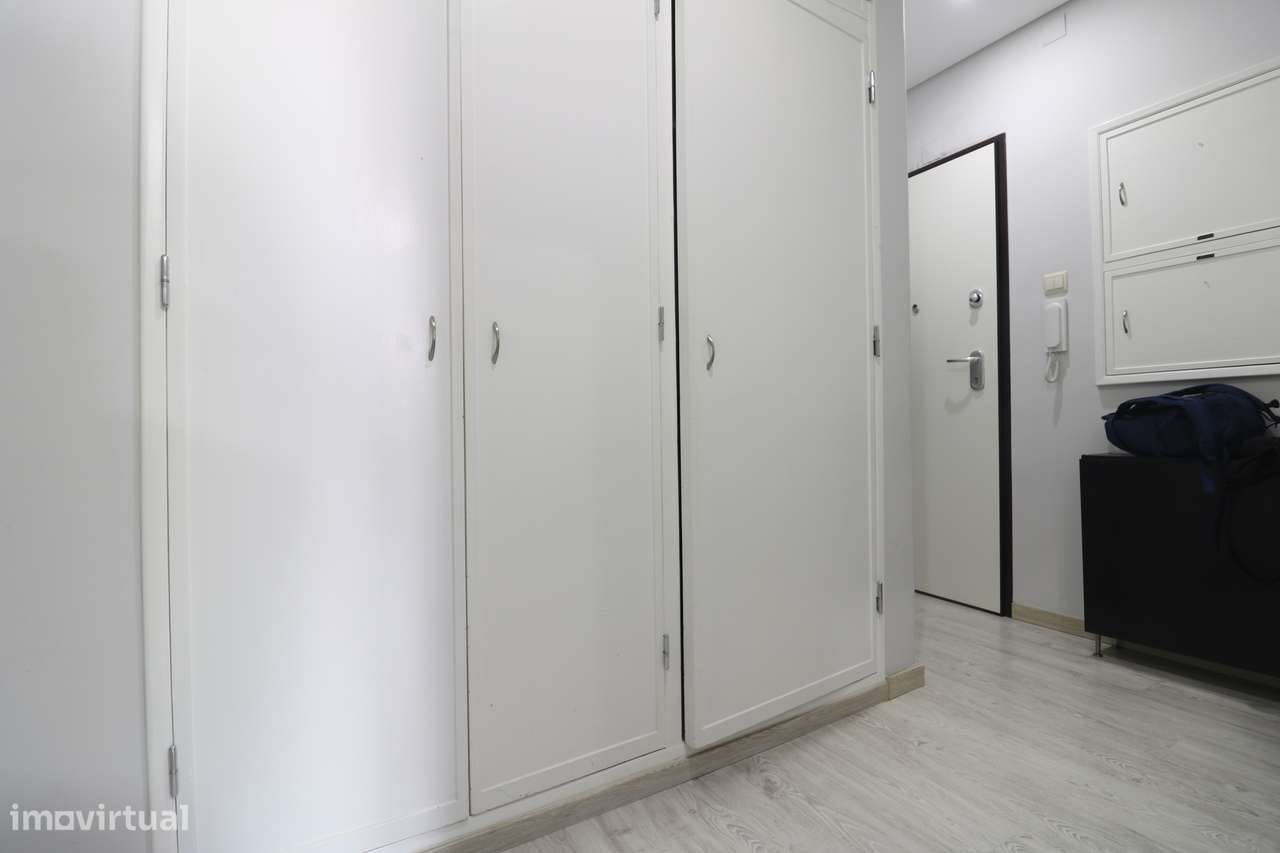 T2 totalmente remodelado a 20 metros da estão de comboio Cacém-Agualva - Grande imagem: 5/16