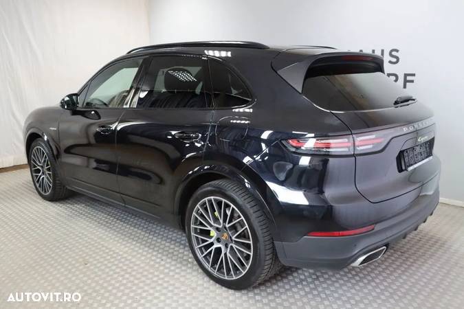 Porsche Cayenne - 11