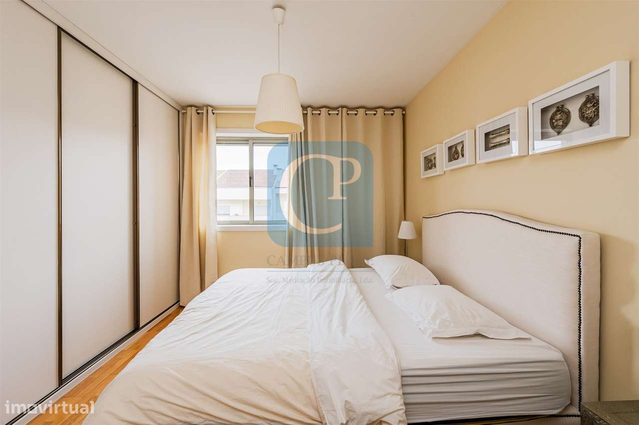 Apartamento T2 com lugar de garagem de arrumos nos Caulinos-16