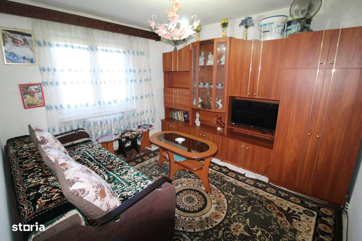 Vând apartament 2 camere în Hunedoara zona Str.Eliberării parter înalt-0