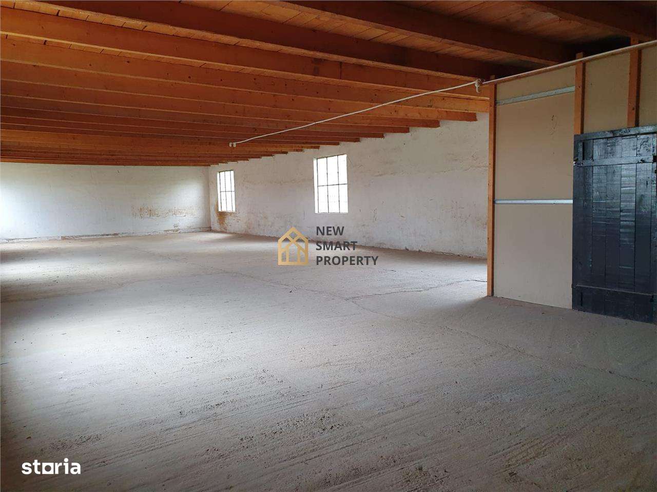 De vanzare Hala + Casa la 50 km de Oradea - Imagine principală: 5/15