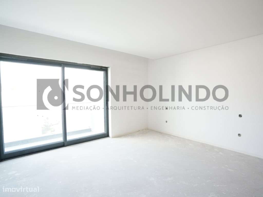 Moradia T3 Nova com escritório, no centro da cidade em fase final d...-24