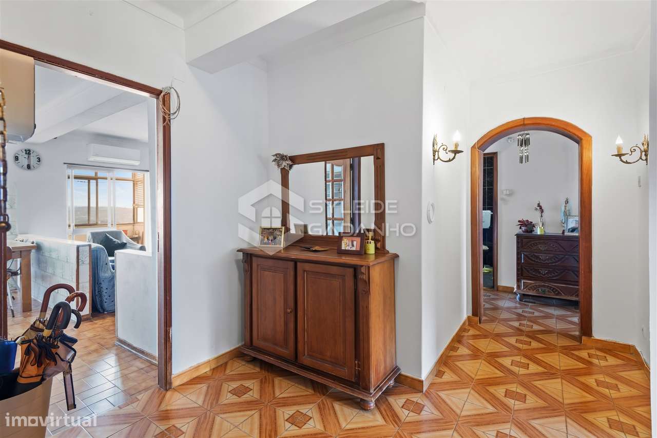 Apartamento T4 para VENDA na Calçada das Poldras, zona baixa da Covilh-4