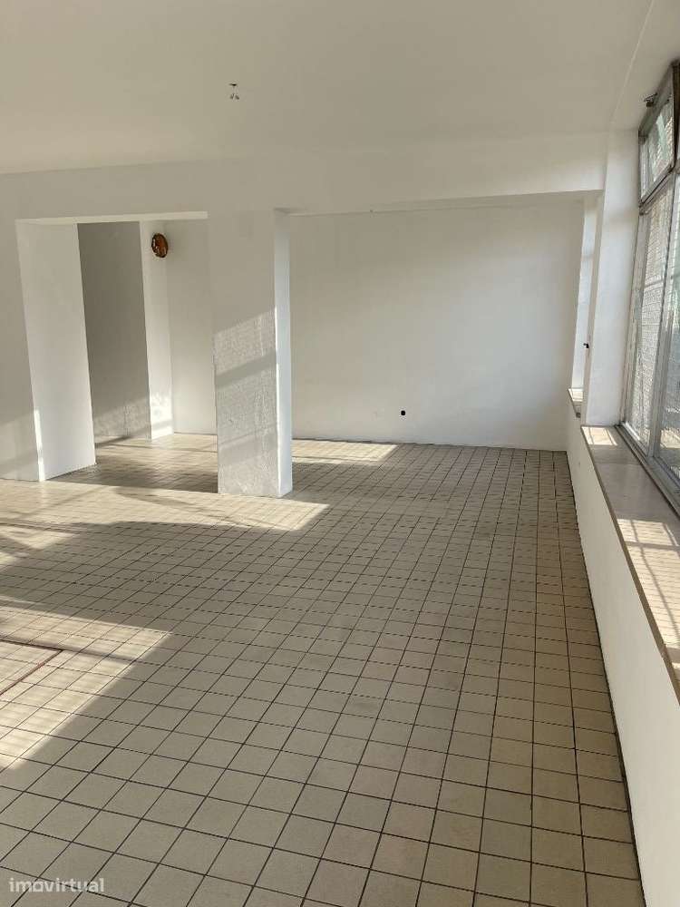 Loja com 116m2 no centro do Porto - Grande imagem: 3/10