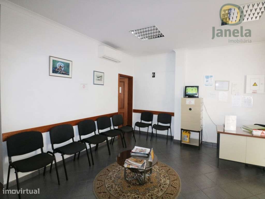 Consultório médico, no Centro de Olhão - Grande imagem: 2/8
