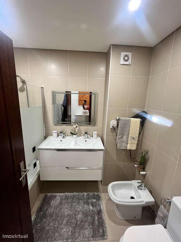 Apartamento T 3 em bom estado próximo Praia vila Cha-13