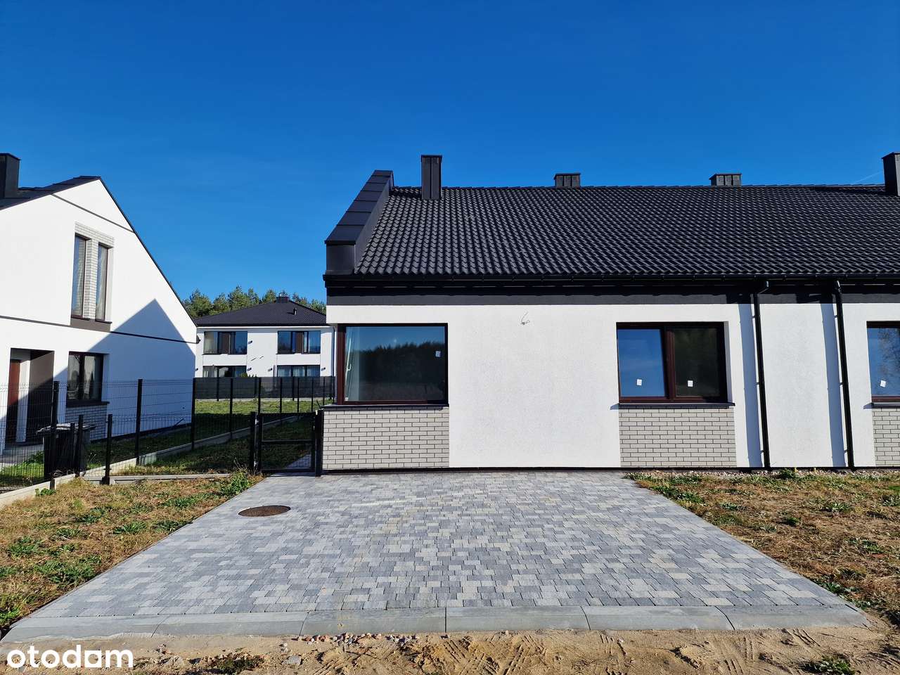 Nowoczesny Blizniak w Otulinie Lasu-2