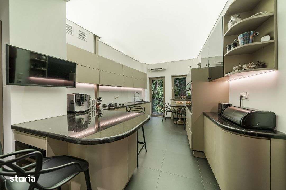 Resedinta 227mp*Etaj 1/2 in vila interbelica*Eleganta moderna*Credit i-12