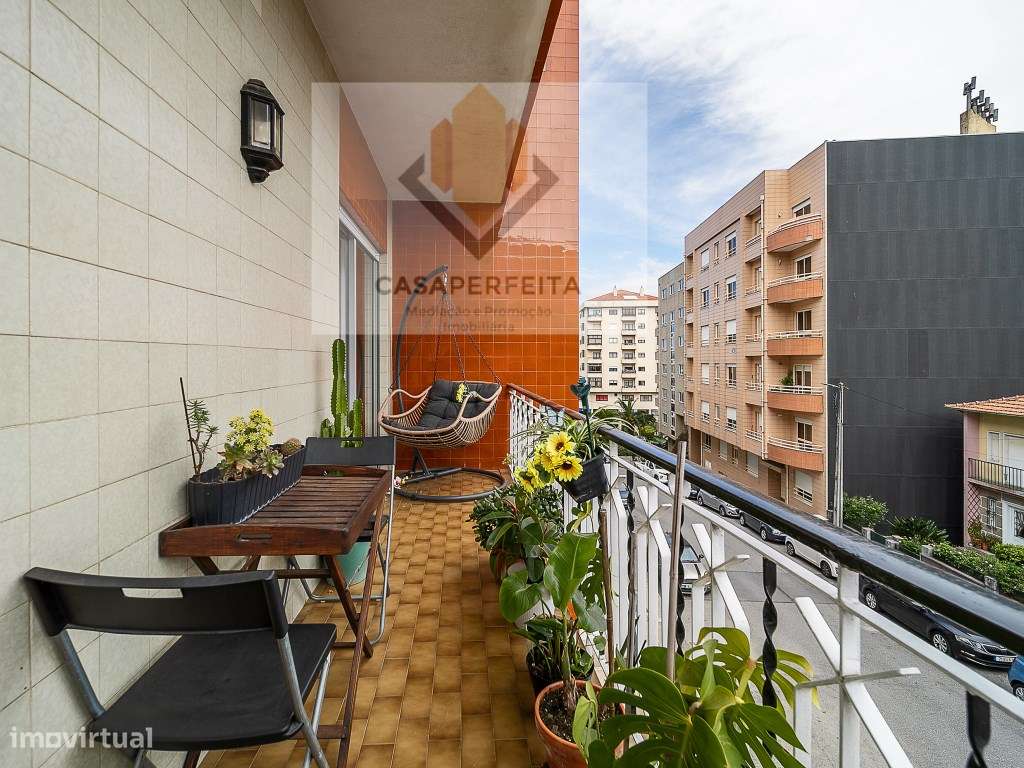 Apartamento T3 Renovado com Varandas, Lugar Garagem e Arrumo - Cent...-3