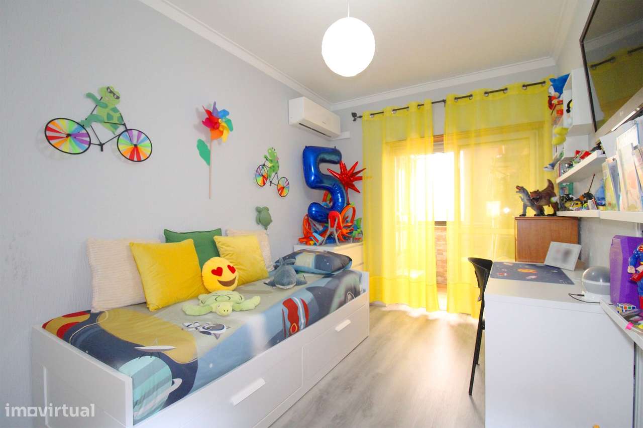 Apartamento T3 Torre da Marinha-13