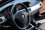 BMW Seria 3 330d xDrive - 33