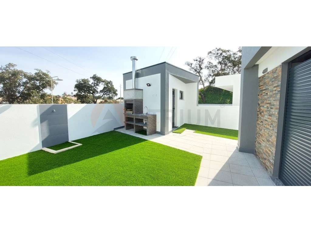 Moradia Térrea Isolada na Quinta da Serralheira - Setúbal
Conforto... - Grande imagem: 3/28