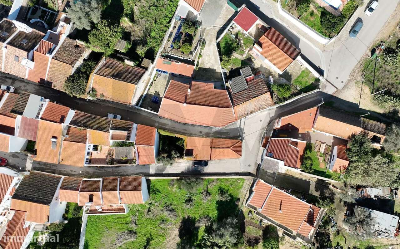 Casinha Rústica na Zona Histórica de Melides — Potencial, charme e vis-5