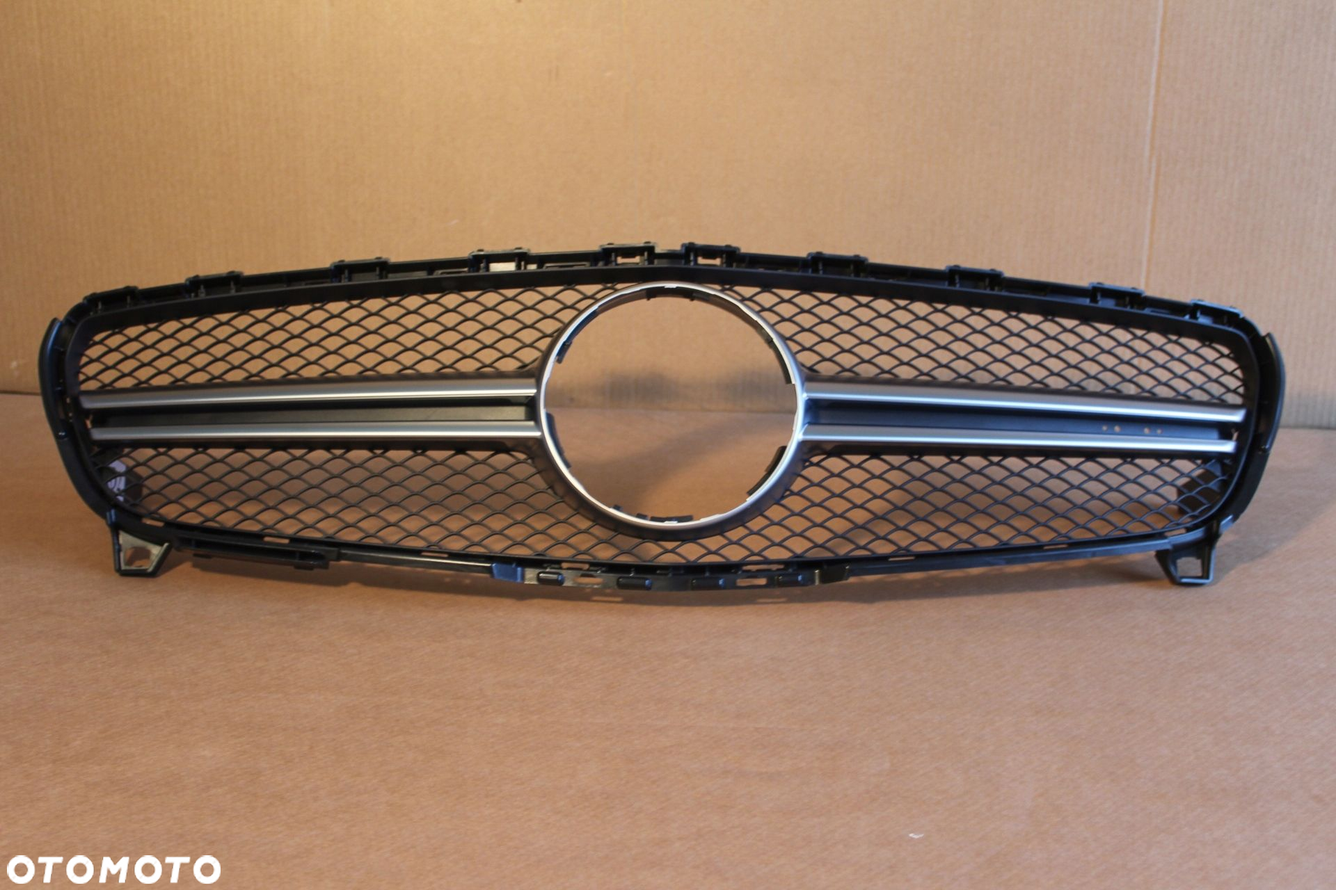 Atrapa Grill Mercedes A-klasa 176 A45 AMG OE A1768880100 - 2