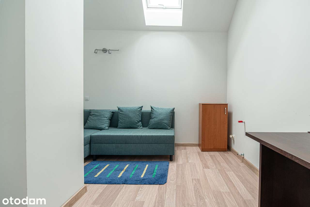 mały biały kameralny domek-5