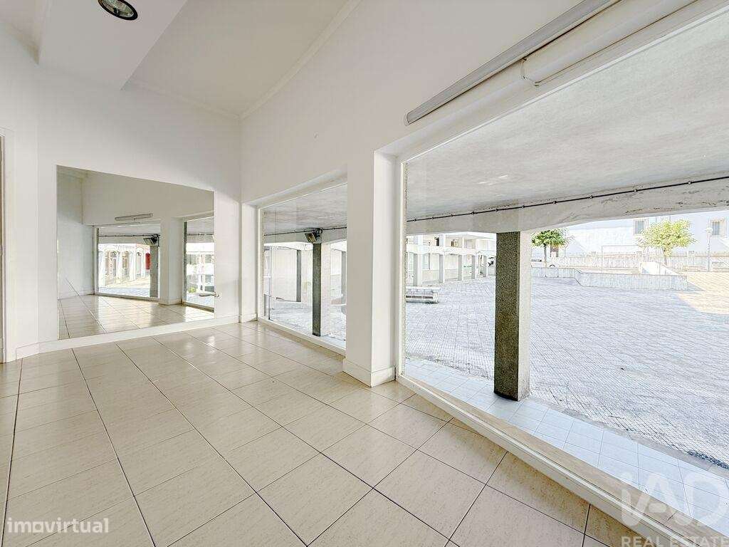 Loja / Estabelecimento Comercial em Oliveira do Bairro de 34,00 m2 - Grande imagem: 2/16