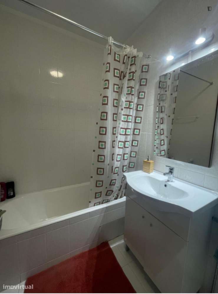 Quarto - localizado em Mafamude Porto - Grande imagem: 5/8