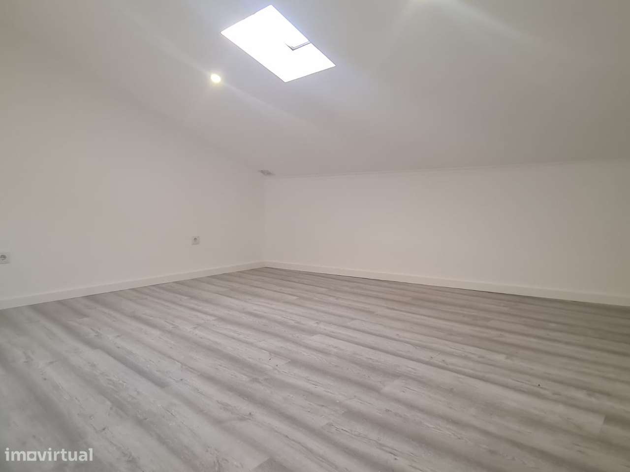 Moradia T3 Renovada Niza - Com Quintal-20