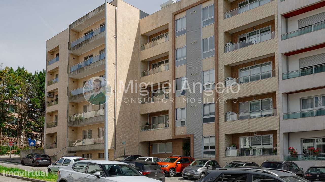 T3 em excelente estado com box e varandas - Urbanização dos Germanos-23