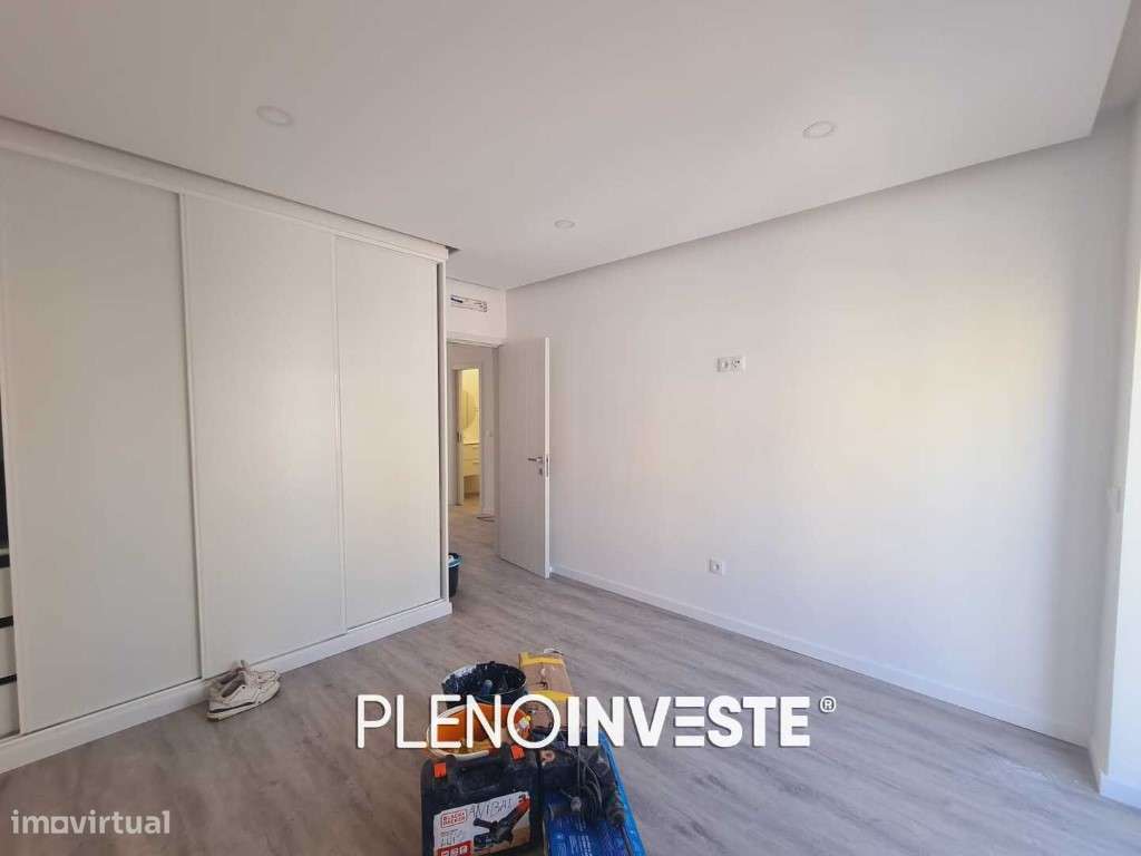 T2 Totalmente Remodelado com Varanda nas Paivas-30