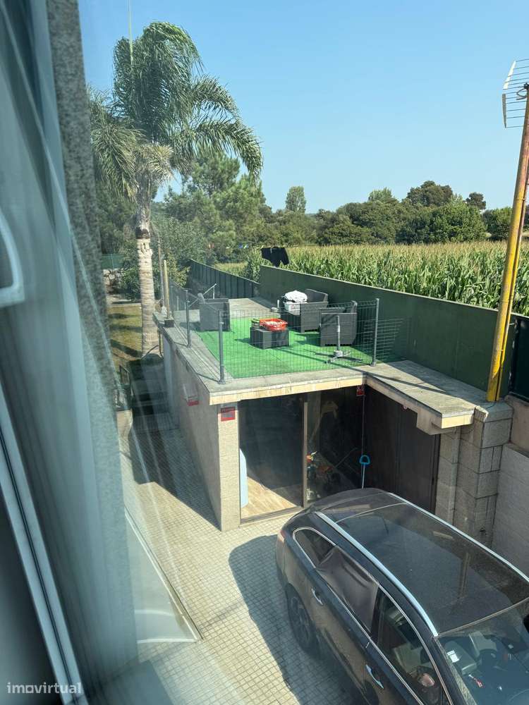 Moradia 3 Frentes com Jardim - Grande imagem: 4/31