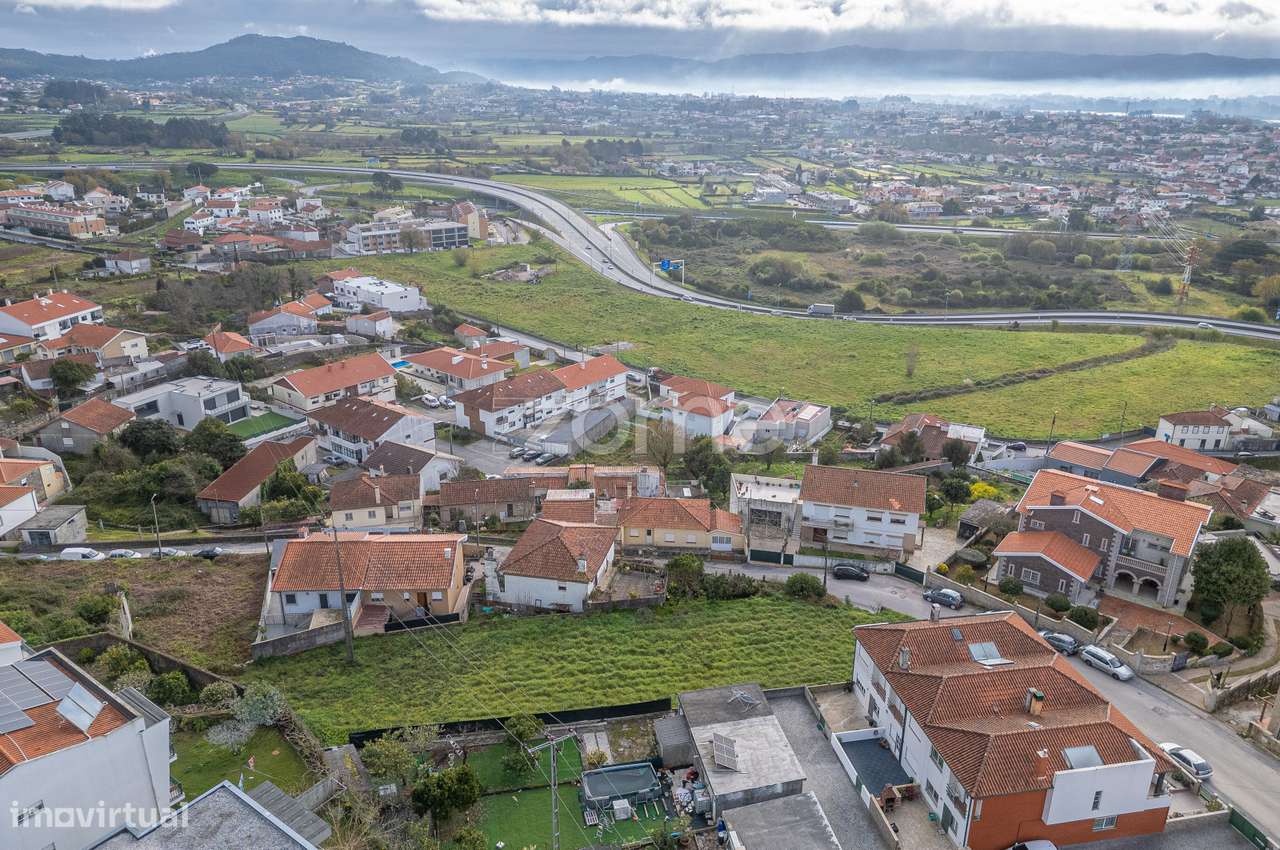 Terreno Urbano com Projeto para 6 Apartamentos-10