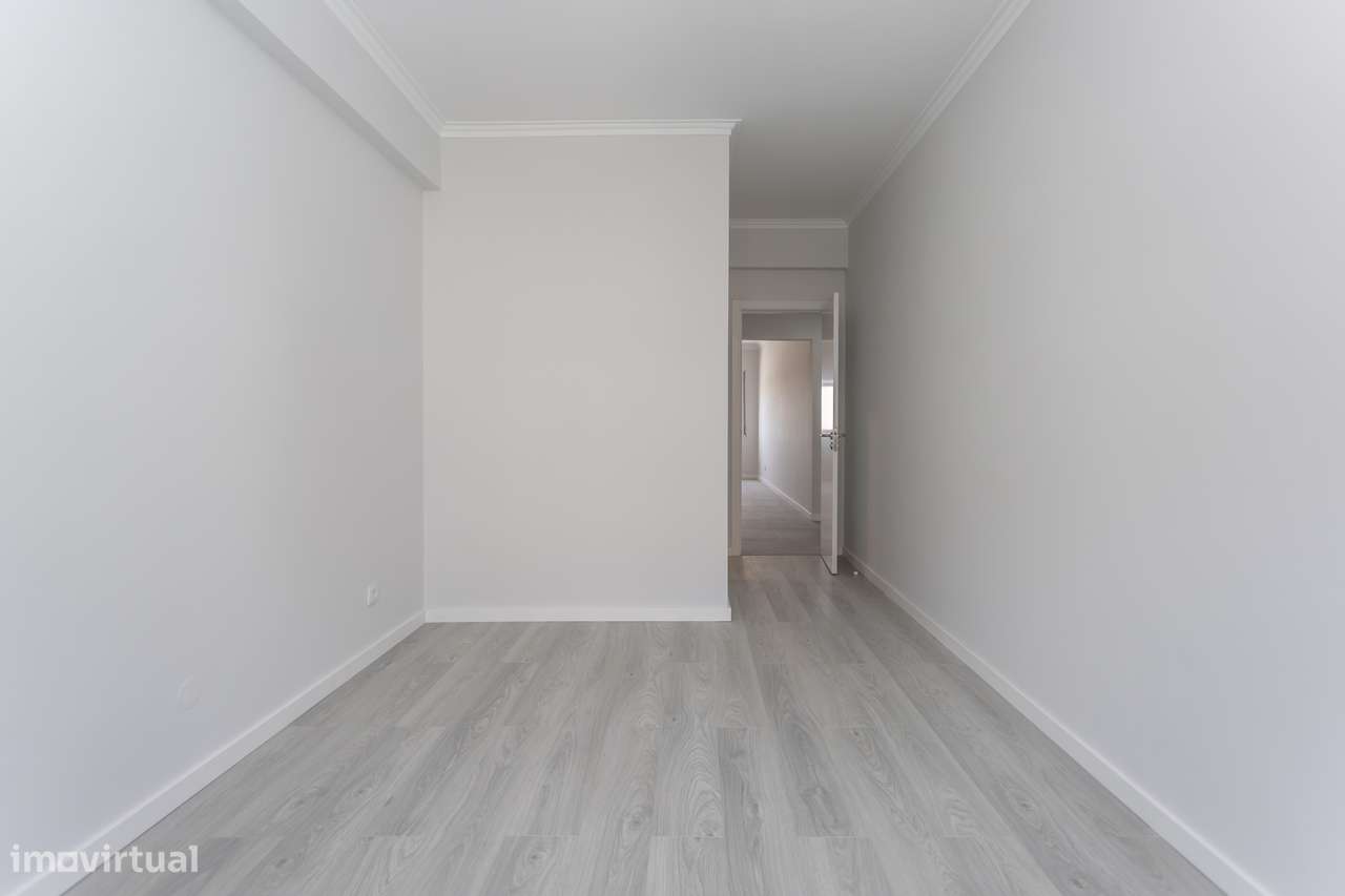 APARTAMENTO T3  REMODELADO CASAL DO MARCO-9