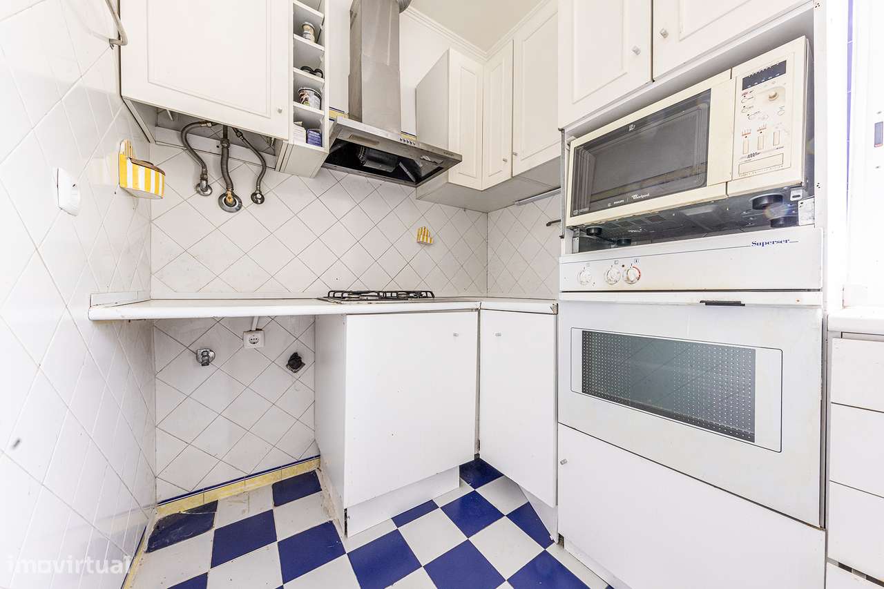 Apartamento com charme nas Amoreiras – excelente oportunidade-13