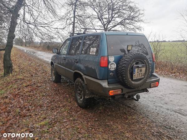 Nissan Terrano II 2.4 Wagon SGX - 3