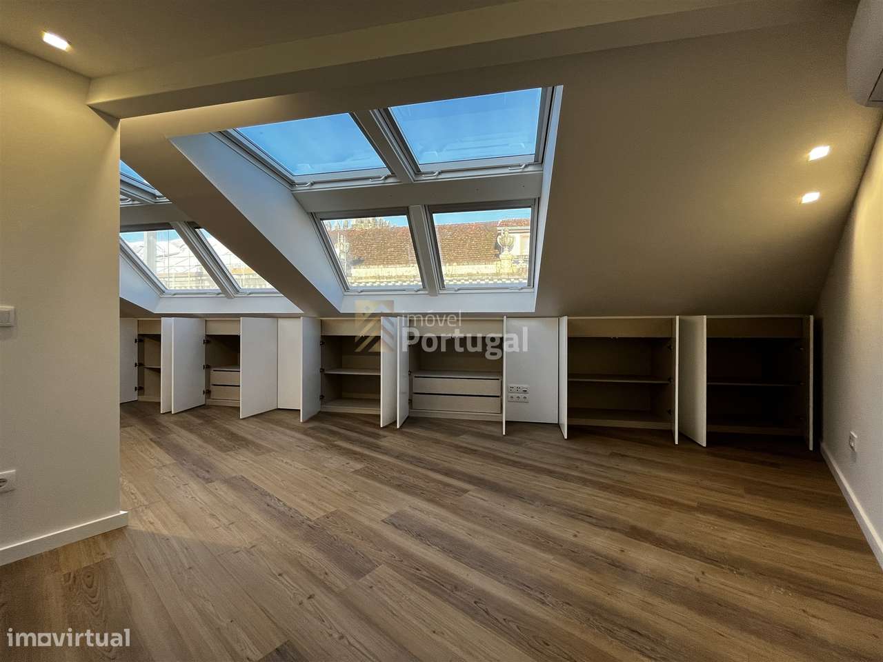 Rooftop T1 Novo para Arrendar no Centro Histórico de Braga - Grande imagem: 2/10