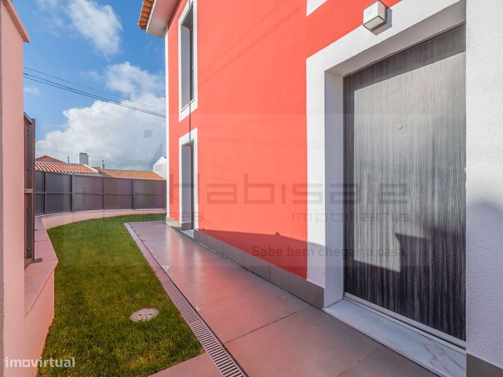 Moradia T3, situada em Areia Cascais, a curta distância da praia do...-5