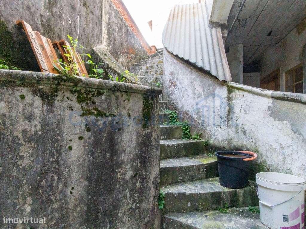 Prédio para renovar junto à praia de São Martinho do Porto-21