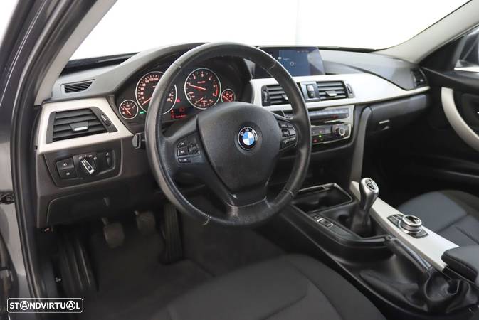 BMW 318 d Touring Advantage - 4