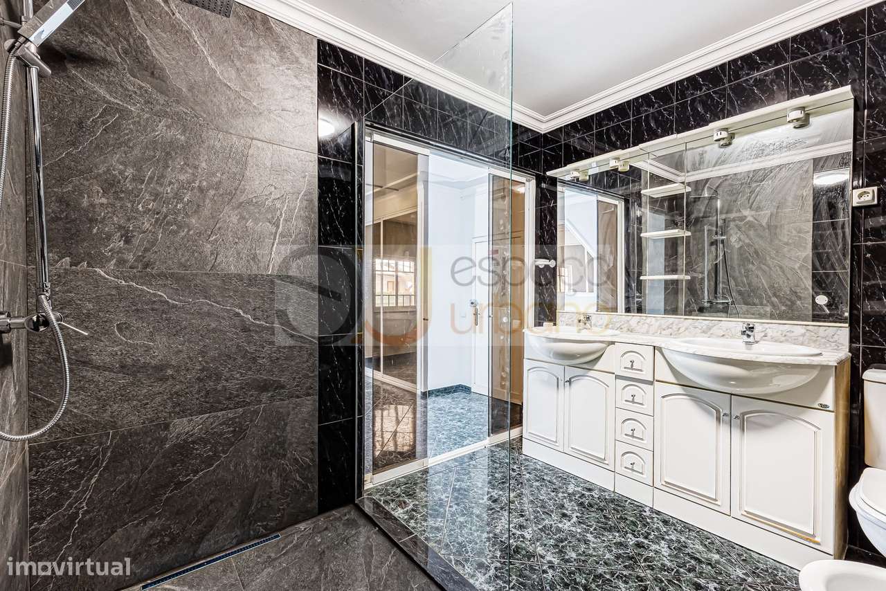 Boliqueime - Investimento: Moradia Isolada com 10 Suites em Zona Privi-7