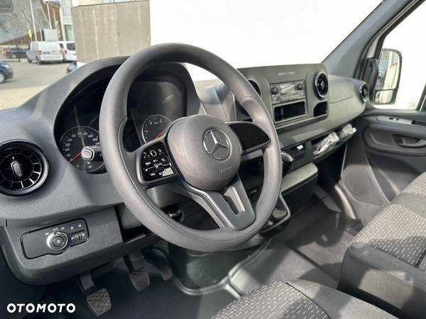 Mercedes-Benz Sprinter - 6