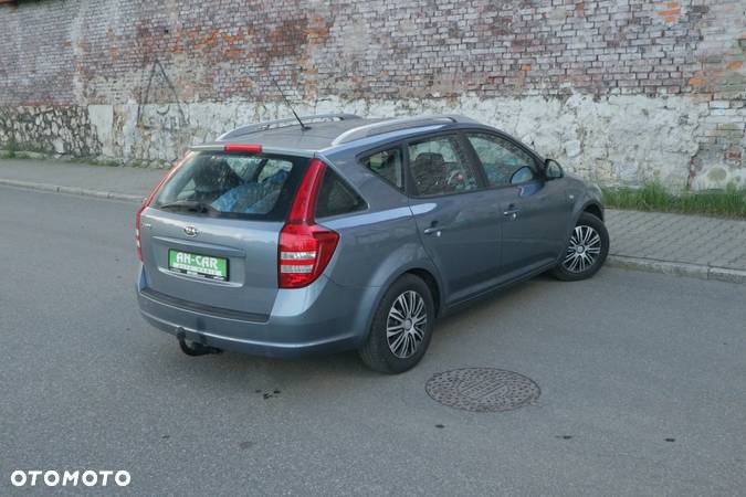 Kia Ceed Cee'd 1.6 Comfort + - 30