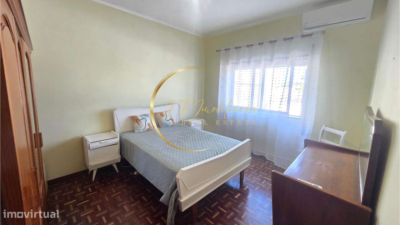 Moradia Geminada T4 com armazem-23