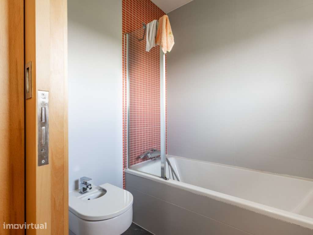 Moradia M6 com Garagem, Buarcos, Figueira da Foz-25