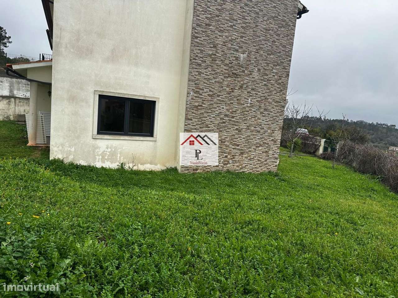 Moradia  T4 isolada inserida num lote de 700m2 em Penela  (V907MS)-8