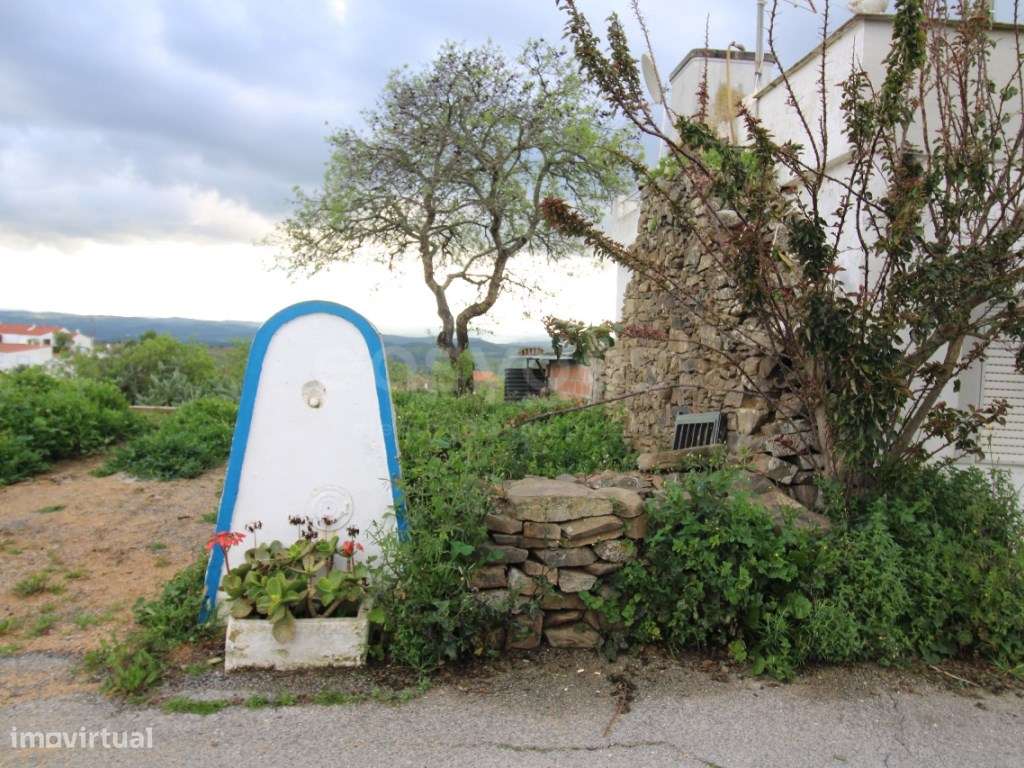 Terreno com ruína, situado em Giões, Alcoutim - Grande imagem: 4/11